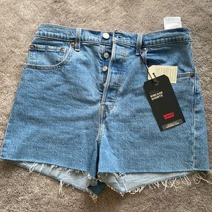 NWT LEVI’S Ribcage black super high rise premium shorts size 30 Tango Stone Wash